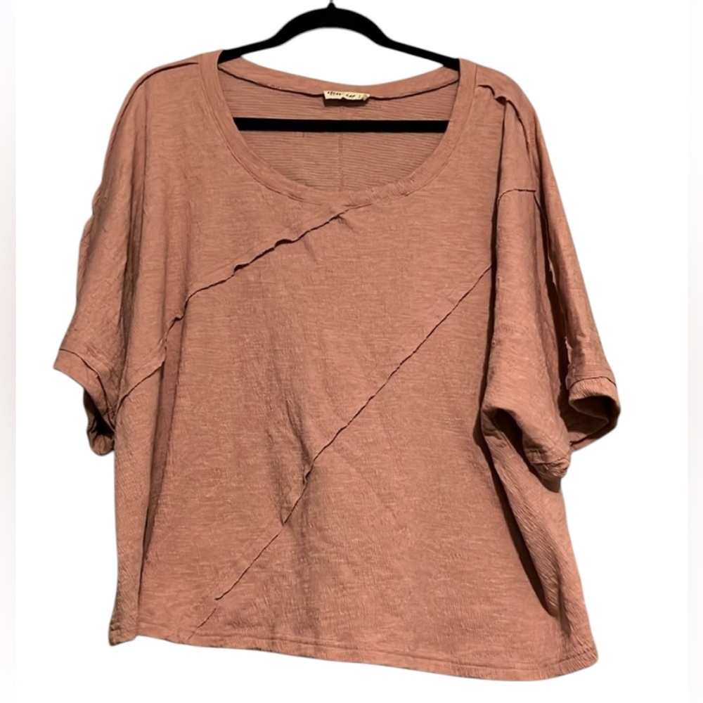 New In Pink/Peach Shirt Slightly Cropped Size 1X GUC